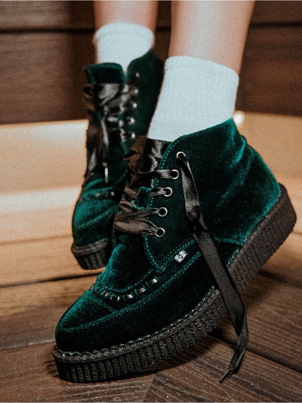 TUK Green Velvet Creepers Size 7 Ribbon Laces Pointed Toe Platform Ankle Boots